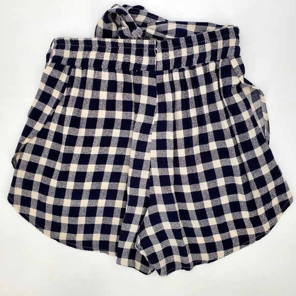 Otis & MacLaine Buffalo Check Loose Shorts With Tie Waist - Picture 3 of 5